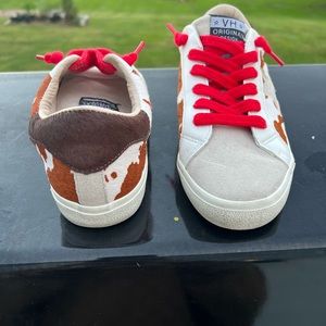 Vintage Havana size 7 sneakers worn twice
